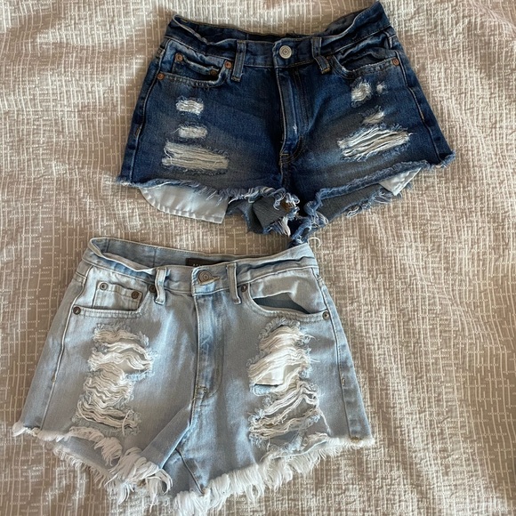 Shorts (light wash left) - Picture 2 of 5
